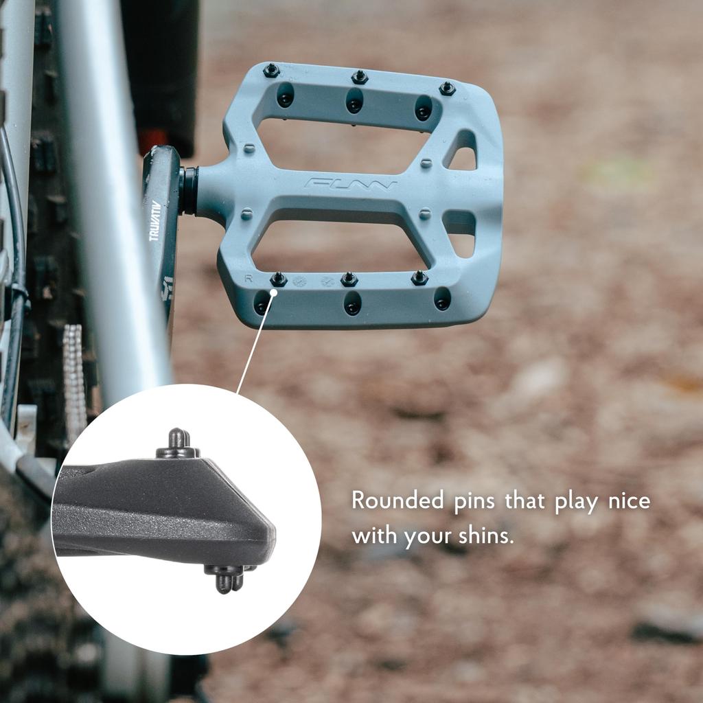 FUNN Taipan Glass Fiber Reinforced Thermoplastic Bicycle Pedals with CrMo Axle and Pins for Riding 9/16" Shin-Friendly MTB/BMX/Urban/Gravel (Green)