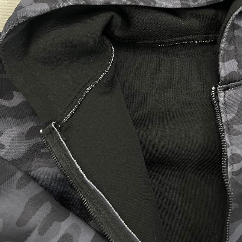 Evropská a americká podzimní a zimní retro personalizovaná módní volná maskáčová mikina s kapucí pro muže a ženy