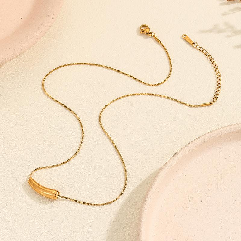 2024 Minimalist Hip Hop Necklace: Eggplant & Chili Pendants on Luxury Snake Bone Clavicle Chain