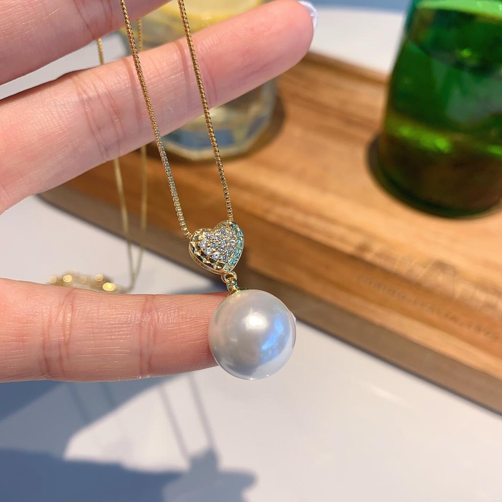 Australian Fritillary Pearl Pendant Female Cold Wind Gold Pearl Necklace Bone Chain Female