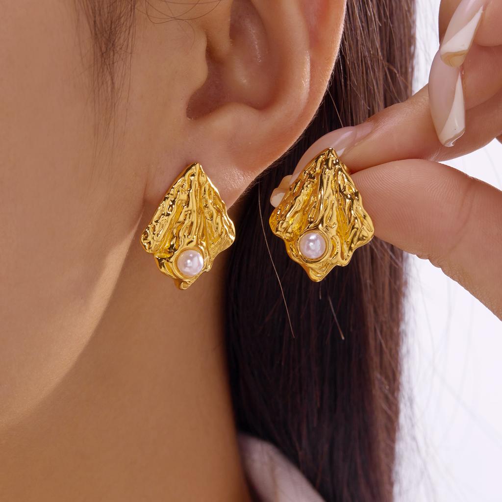 Bohemian Stainless Steel Heart Stud Earrings for Women Romantic Simple Flower Imitation Zircon Ear Zircon Daily Wear Zircon