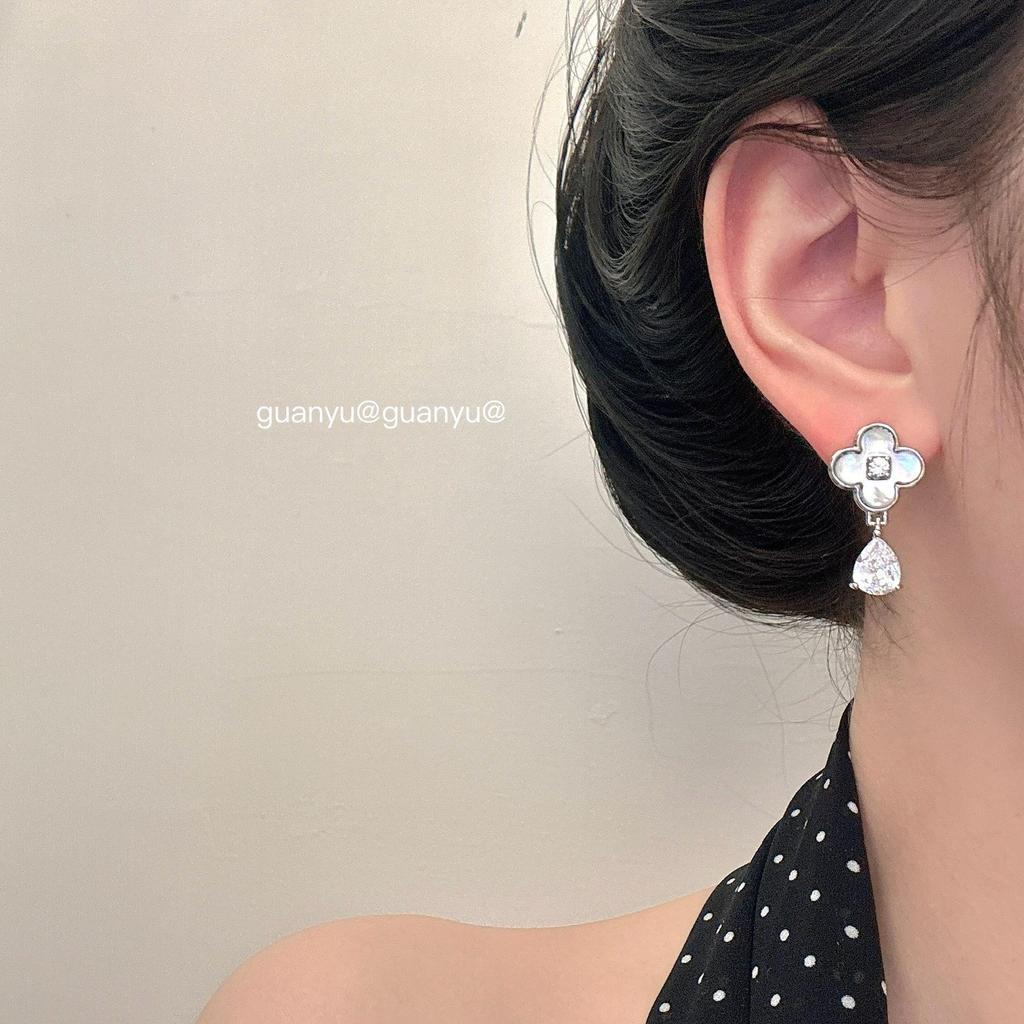 High-End Zircon Flower Shell Stud Earrings for Women: Fashionable, Luxurious, Sweet, Versatile Accessory