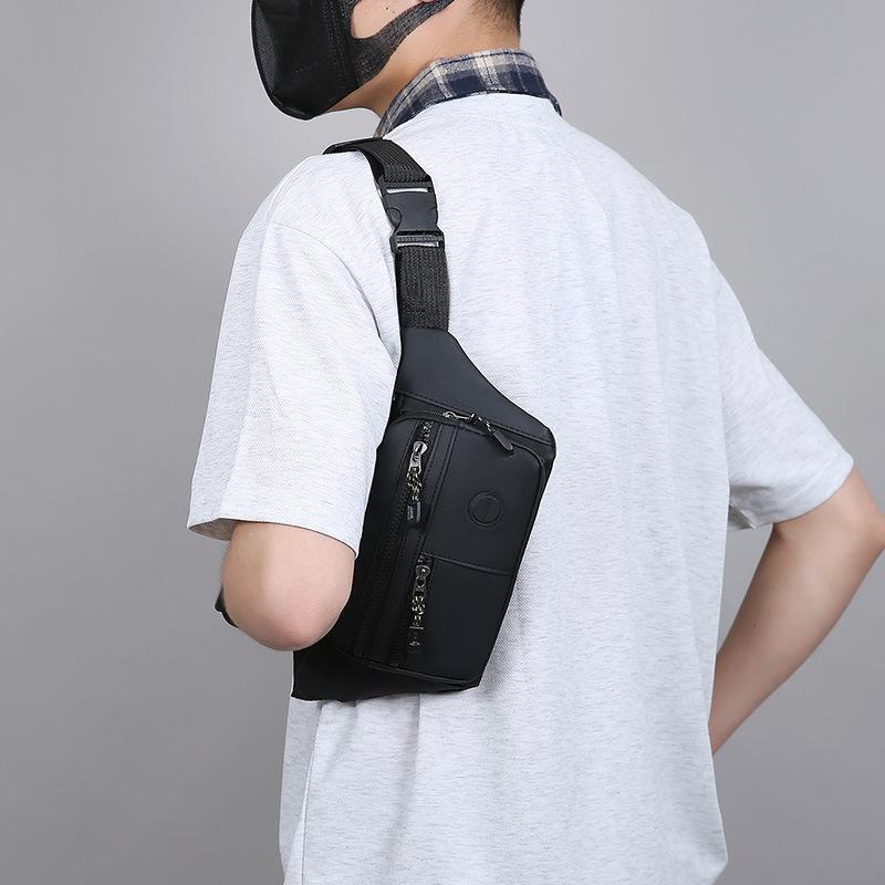 Solid Color Simple and Lightweight Men's Chest Bag Multi Layer Portable Cashier Purse PU Leather Leisure Out One Shoulder Messenger Bag.