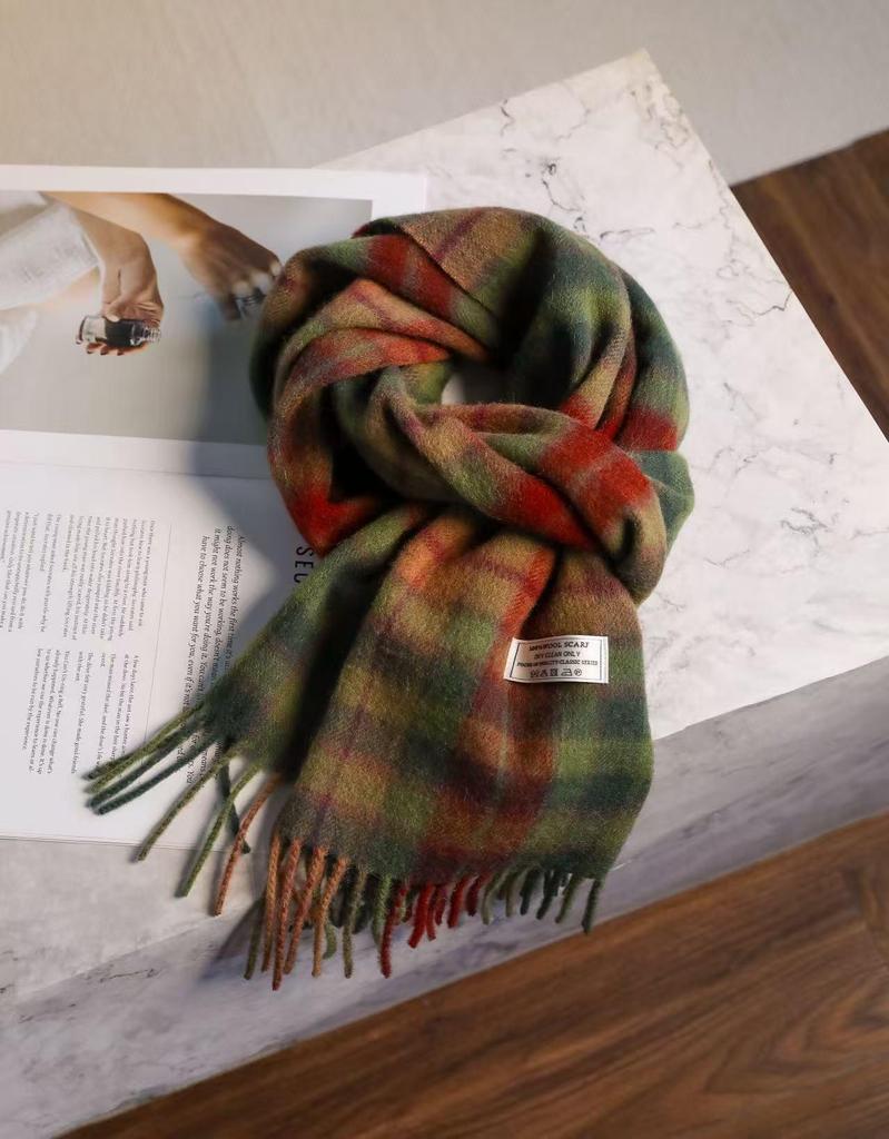 2025 Unisex 100% Wool Scarf: Versatile and Warm for Autumn & Winter