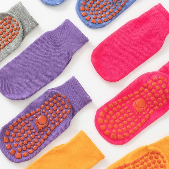 1 Pair Trampoline Socks Anti-skid Silicone Grip Bottom Great Friction Solid Color High Elasticity Sweat Absorption Adult Home Yoga Socks Floor Socks