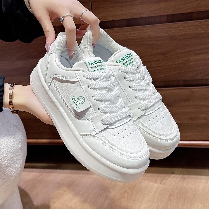 Ultra-light little white shoes women's 2025 new spring and autumn versatile platform student leisure sports board shoes