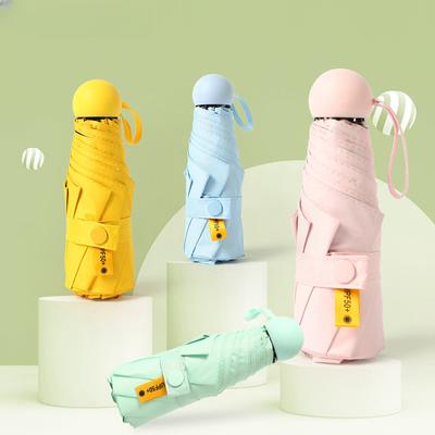 Rött löv Anti-UV Förstorat Dubbelanvändnings Solparaply Litet Paraply UV Solskydd Svart gummi Parasoll Parag Mini Kapselparaply