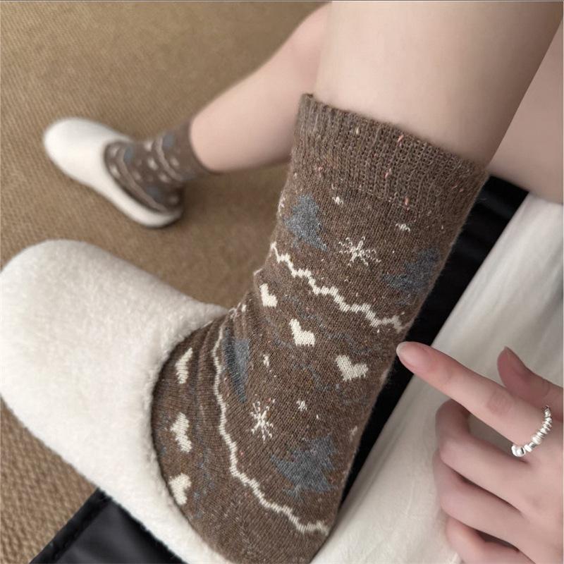 

Ladies Winter Thickened Warm Christmas Tree Wool Medium Tube Pile Socks 1 pair кофейный