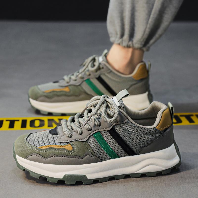 Scarpe autunno nuove casual e leggere da corsa sportive con suola spessa in rete traspirante