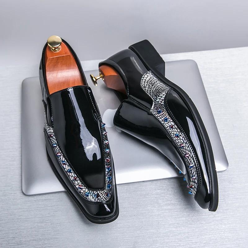 Gold Black Loafers Men PU Spliced Rivet Decorative Pointed Banquet Shoes Low Heel Business Casual Shoes Classic Hairstyle Shoes