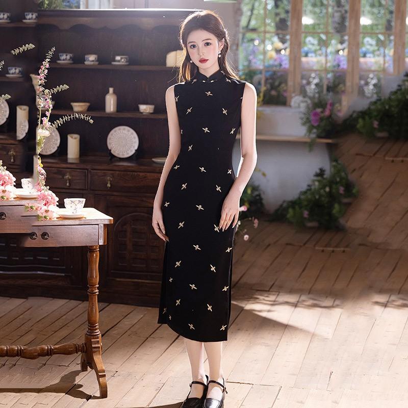 Elegant Black Embroidered Sleeveless Cheongsam Dress Long Fit Vintage Style Women Daily Wear Small