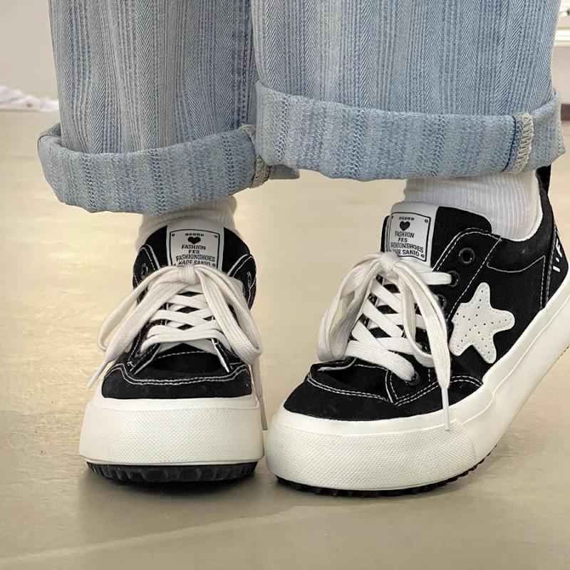 Niche Design Girls White Shoes Flat Casual Canvas Shoes Trendy Versatile New Board Shoes