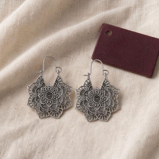 1 Pair Vintage Bronze Earrings for Women, Multi-Layer Hollow Pattern Hook Earrings, Bohemian Ethnic Style Drop Earrings for Jewelry Gift