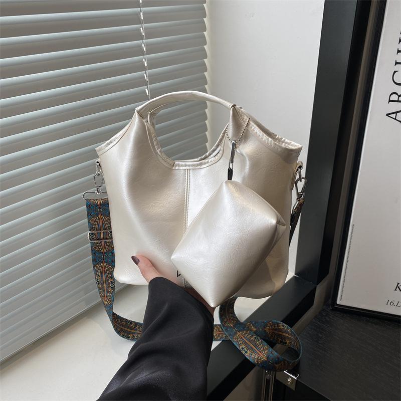 Retro Women's Handbag Casual PU Shoulder Crossbody Bag With Coin Purse Large Capacity Messenger Bag Ladies Commuting Tote AVE