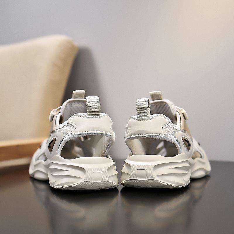 Sandal boys Summer 2025 new soft-soled outdoor sports beach shoes children's shoes flip-flops boys Baotou big kids