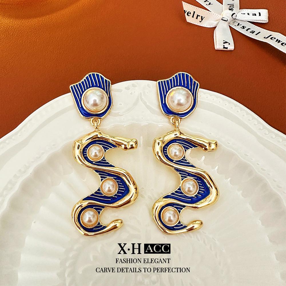 Vintage Bow Earrings: Timeless, High-End Retro Fashion Accessory