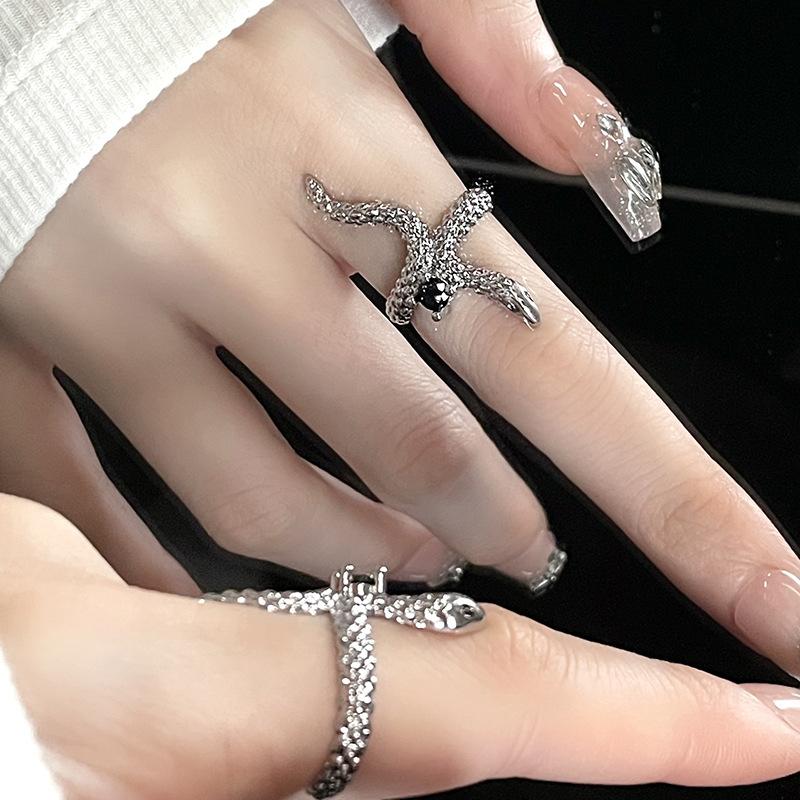 Dark Snake Personality Vintage French Irregular Folds Advanced Sense Cold Wind Opening Ring Female