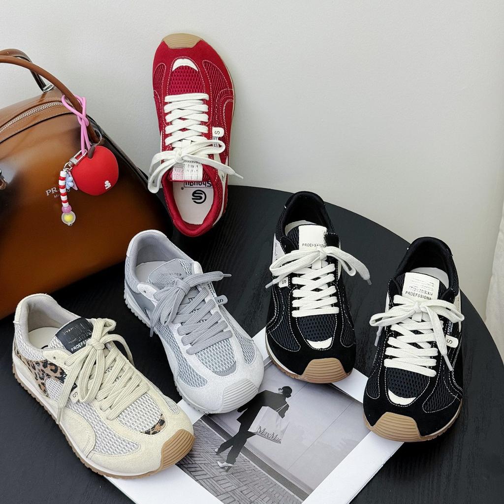 Korean Version 2025 New Retro Jogging German Training Shoes Female Panda Black Mesh Breathable Casual Ins Trendy Sports Shoes