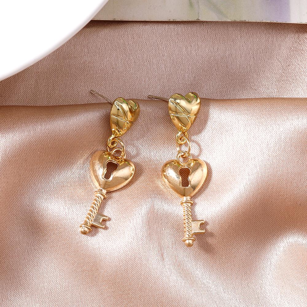 Fashion Gold Color Love Heart Earrings for Women Girls Crystal Stud Earrings Party Holiday Jewelry Gifts