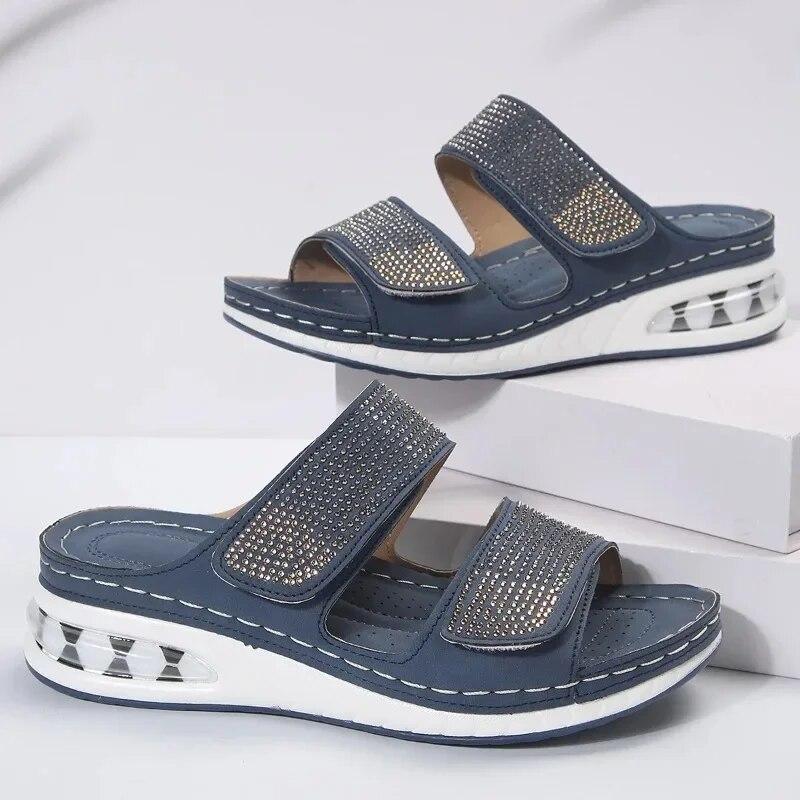 Sommer draußen Moderne Hausschuhe mit niedrigem Absatz, flach mit 2024 hochwertigen Schuhen, weiblicher Bling, ethnische Damen-Hausschuhe, Chinelos