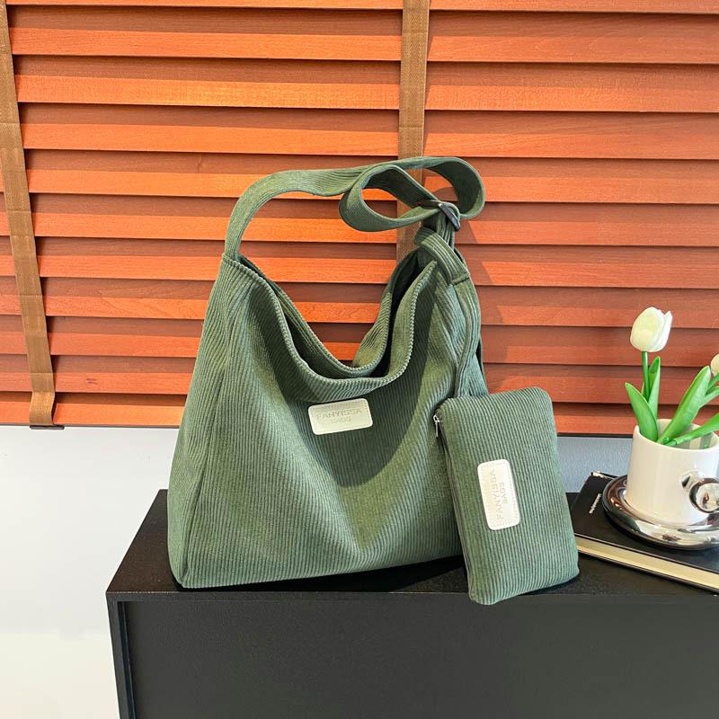 

Summer new solid color casual shoulder armpit bag niche large capacity tote bag versatile commuter messenger bag зелёный