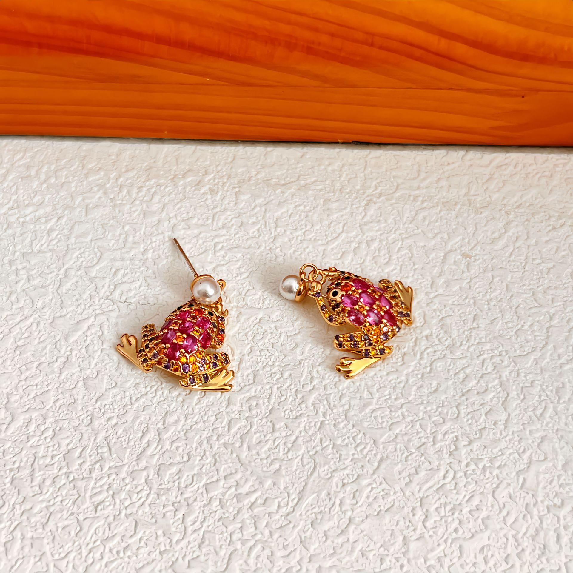 

Little Frog Shape Inlaid With Colored Zircon Metal Stud Earrings, Fashionable And Simple, Cute Temperament, Versatile Earrings, Women
