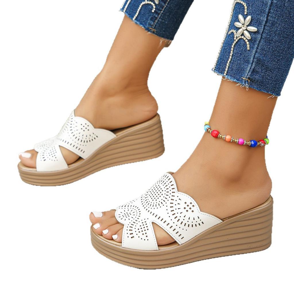 Cool slippers women wear thick soles summer new open-toed muffin slippers hollow large size beach shoes women's wedge heel