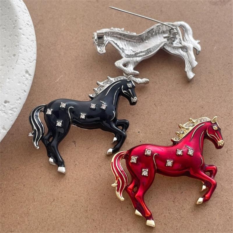 Elegant Running Horse Brooch Animal Inspired Design High Quality Alloy Metal Fashion Badge Accessory For All Genders