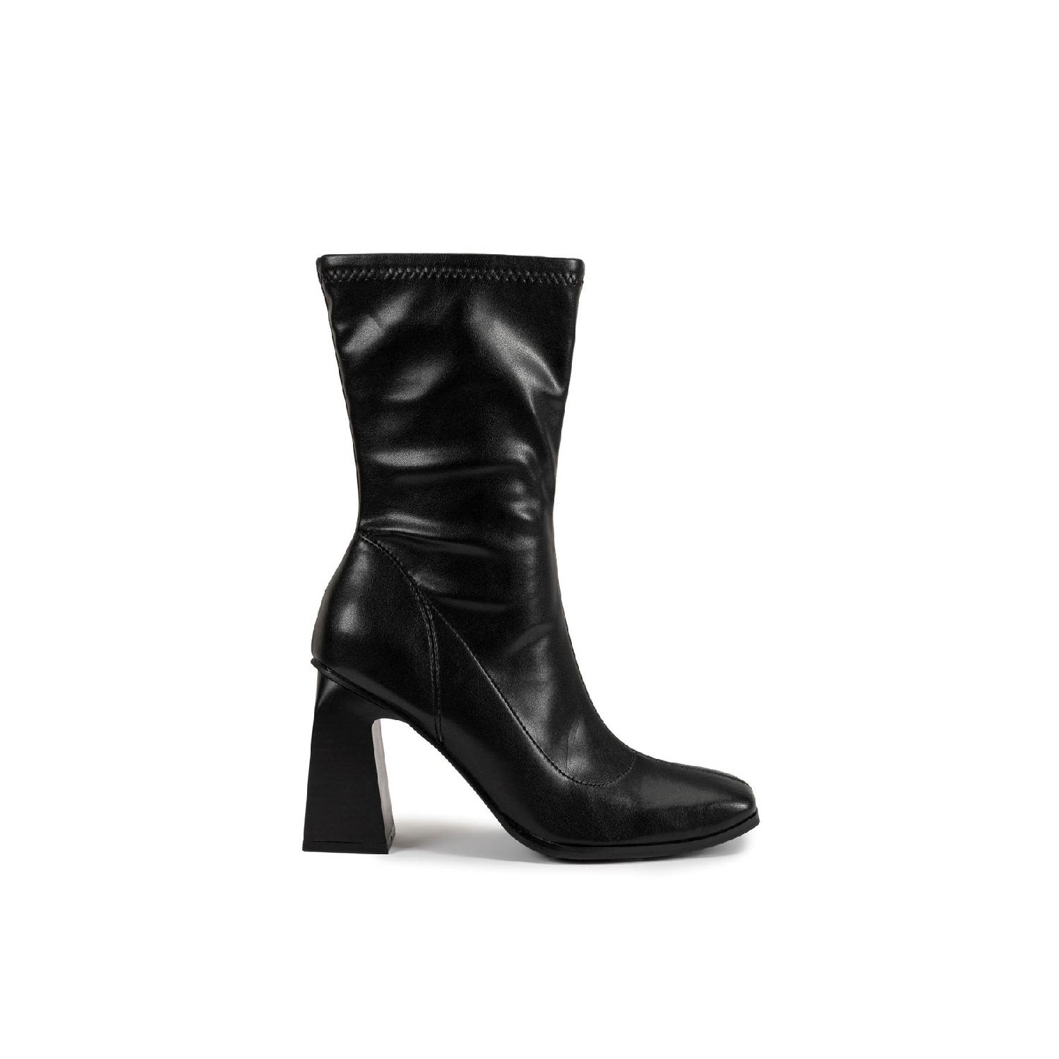 

Heeled Stretch Boots