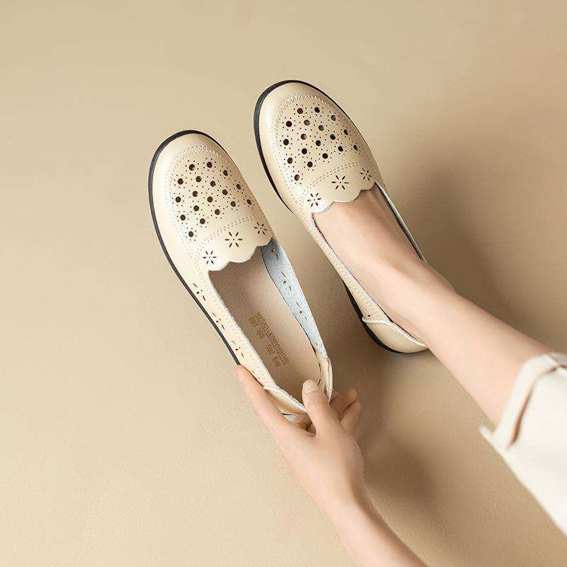 Summer Middle-aged and Elderly Hollow Breathable Leather Shoes Women's Comfortable Soft-soled Hole Shoes Non-slip Mother 40 To 50 Years Old Elde