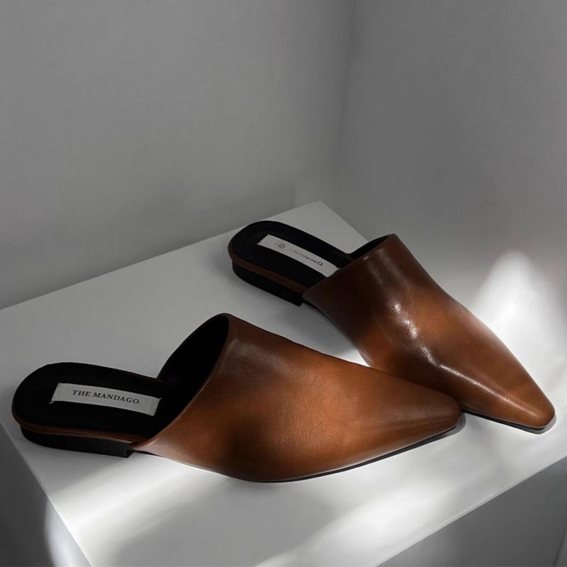 

Мода Мода Сексуальные Женские Тапочки 2025 Новый Дизайн Острый Носок Кожаные Сандалии Однотонные Элегантные Универсальные Мюли Женские Тапочки 39 коричневый