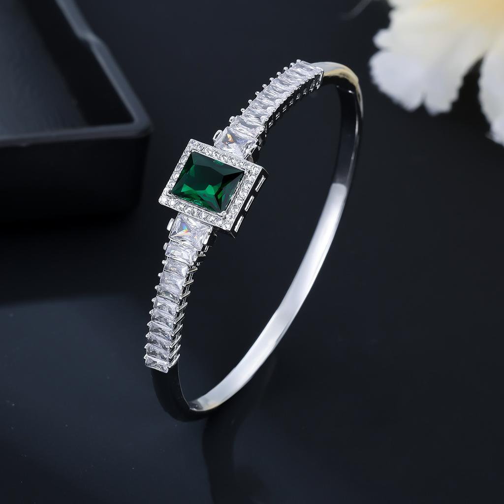 Accessories: Grand Emerald Open Elastic Buckle Adjustable Bracelet