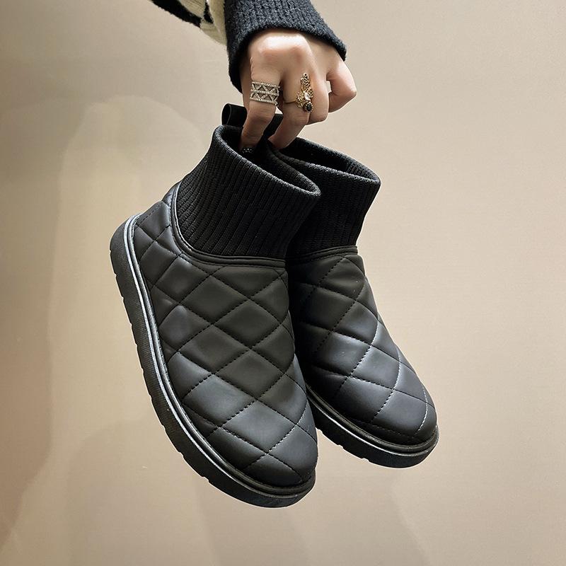 

Зимние ботинки для женщин 2025 года, новая зимняя ретро-верхняя одежда на платформе для студентов, сохраняющая тепло, обувь из северо-восточного хлопка, модная осень и зима 40