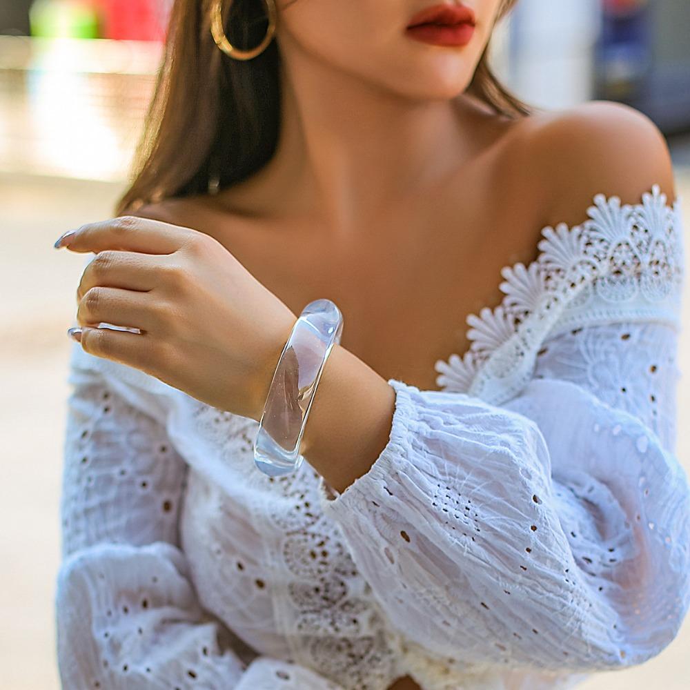 

Temperament Acrylic Geometric Bracelet Fashion Bracelet New Irregular Semi Transparent Bracelet