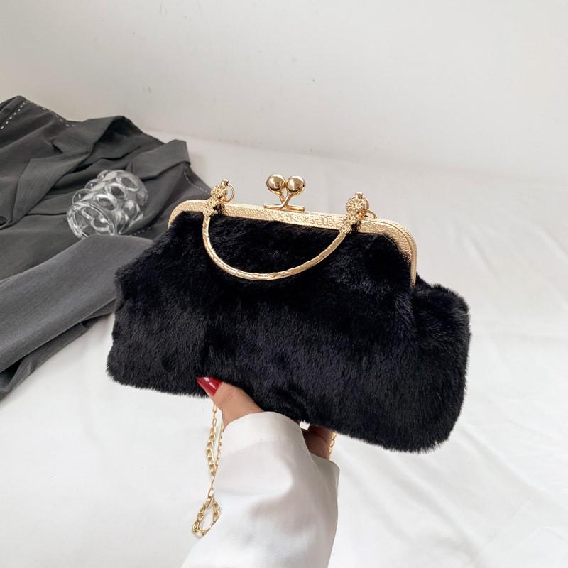 Trendy Shell Bag Stylish Crossbody Chain Bag Beautiful Handheld Purse For Casual Use