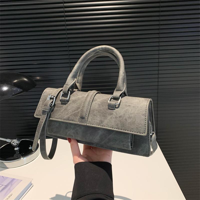 Sac à bandoulière pour femme en cuir PU bleu clair Sac à main exquis Sacs baguette Nouveaux sacs design tendance