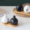 Garlic Ceramic Seasoning Jar 2pcs Spice Jar Seasoning Box Pepper Powder Jars Spice Bottle Salt Shaker Kitchen Spices Container
