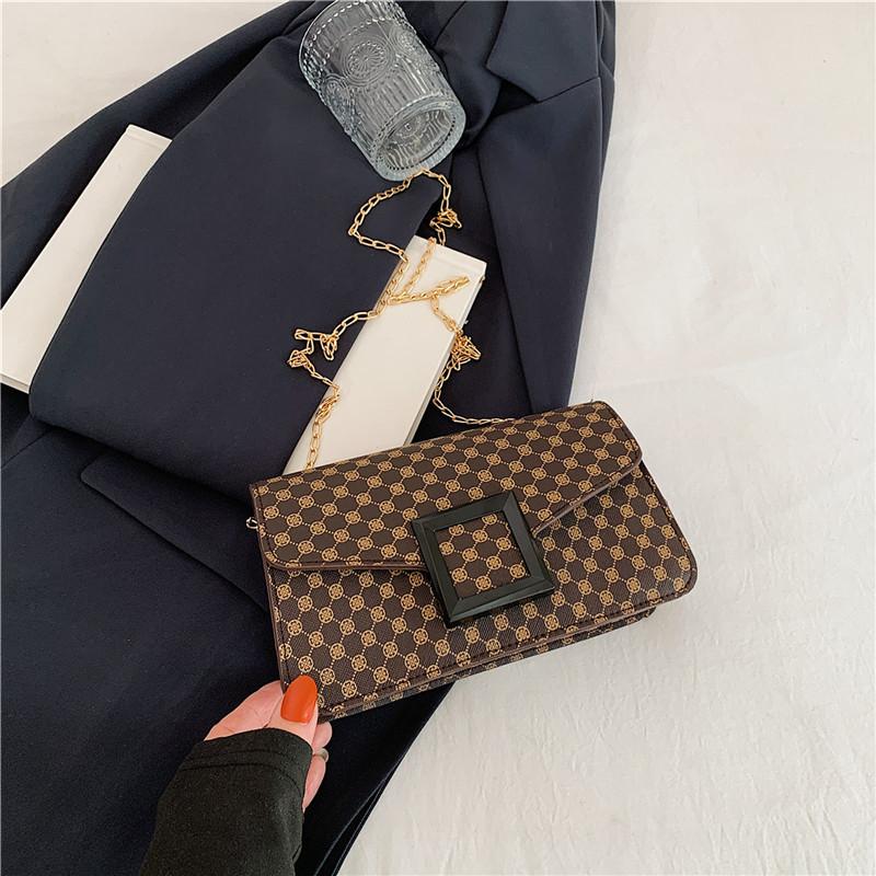 

Сумка-мессенджер на одно плечо, маленькая сумка, летняя персонализированная женская сумка 2024 года, новая модная повседневная нишевая маленькая квадратная сумка под мышкой темно-коричневого