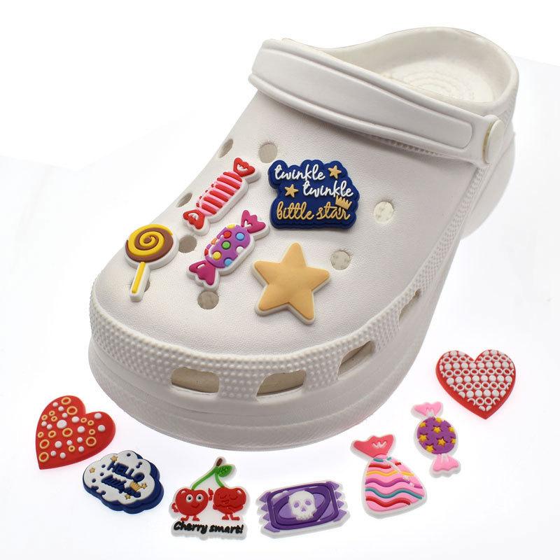 23 pezzi Candy Love Series PVC Scarpe Charms Decorazioni per Croc Zoccoli Accessori