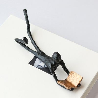 Minimalist and Light Luxury Reading Figure Sculpture Decoration Creative Art Decoration Living Room Study Tabletop Model Room Decoration