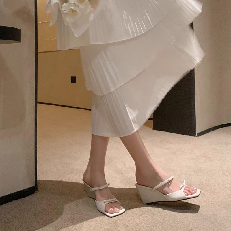 French sweet bow square head wedge heel summer 2025 new high heel one-word drag versatile outer wear sandals women