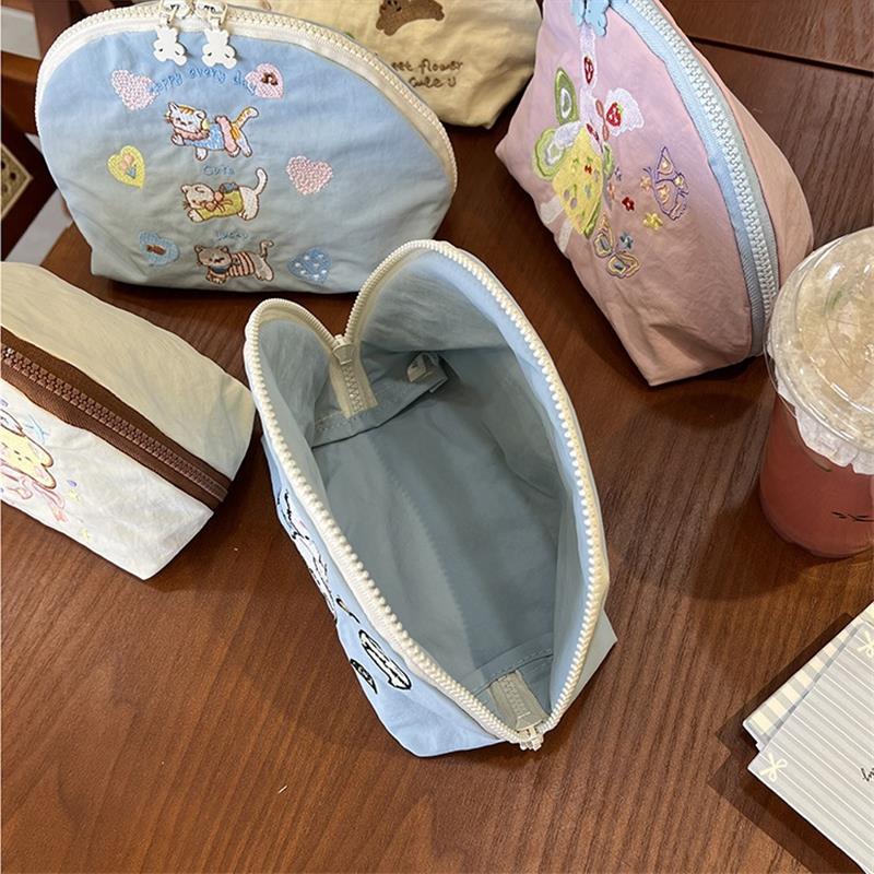Cute Embroidered Printing Semicircle Coin Purse Cosmetic Bags Portable Travel Storage Bag Sundries Organizer Clutch Bags Gifts