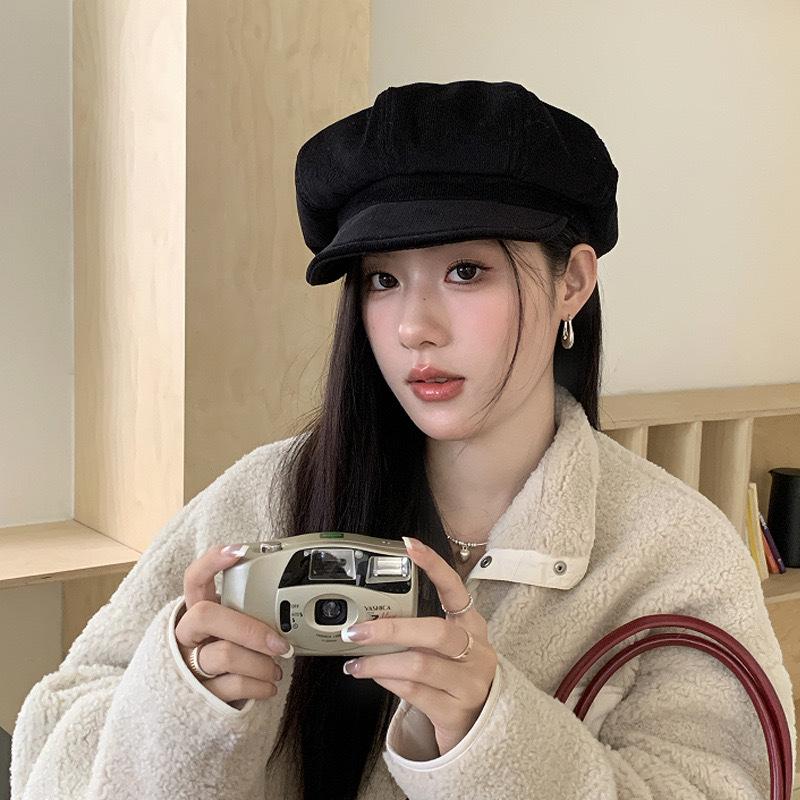 Suede Women's Trendy Korean-Style Octagonal Beret: Versatile, Retro, Warm with Short Brim for a Small-Faced Look.