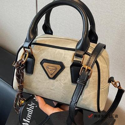 High-end Niche Design Bag Women's New Spring Retro Messenger Bag Maillard Portable Bowling Bag