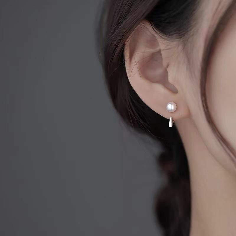 2024 New Design: 925 Sterling Silver Shell Pearl Stud Earrings