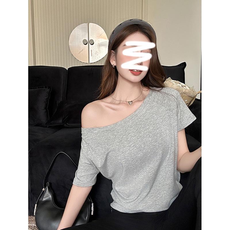 Sweet and spicy pure desire wind slanted shoulder one-word shoulder short-sleeved T-shirt off-shoulder versatile and thin niche top summer explosion