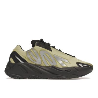 Yeezy Boost 700 MNVN Resin Unisex Sneaker Grün GW9525