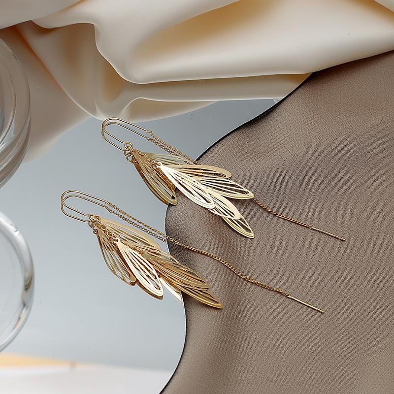

Retro Super Fairy Wings Tassel Ear Line Female Design Sense Niche Versatile Long Earrings Square Round Face Slimming Ear Accessory