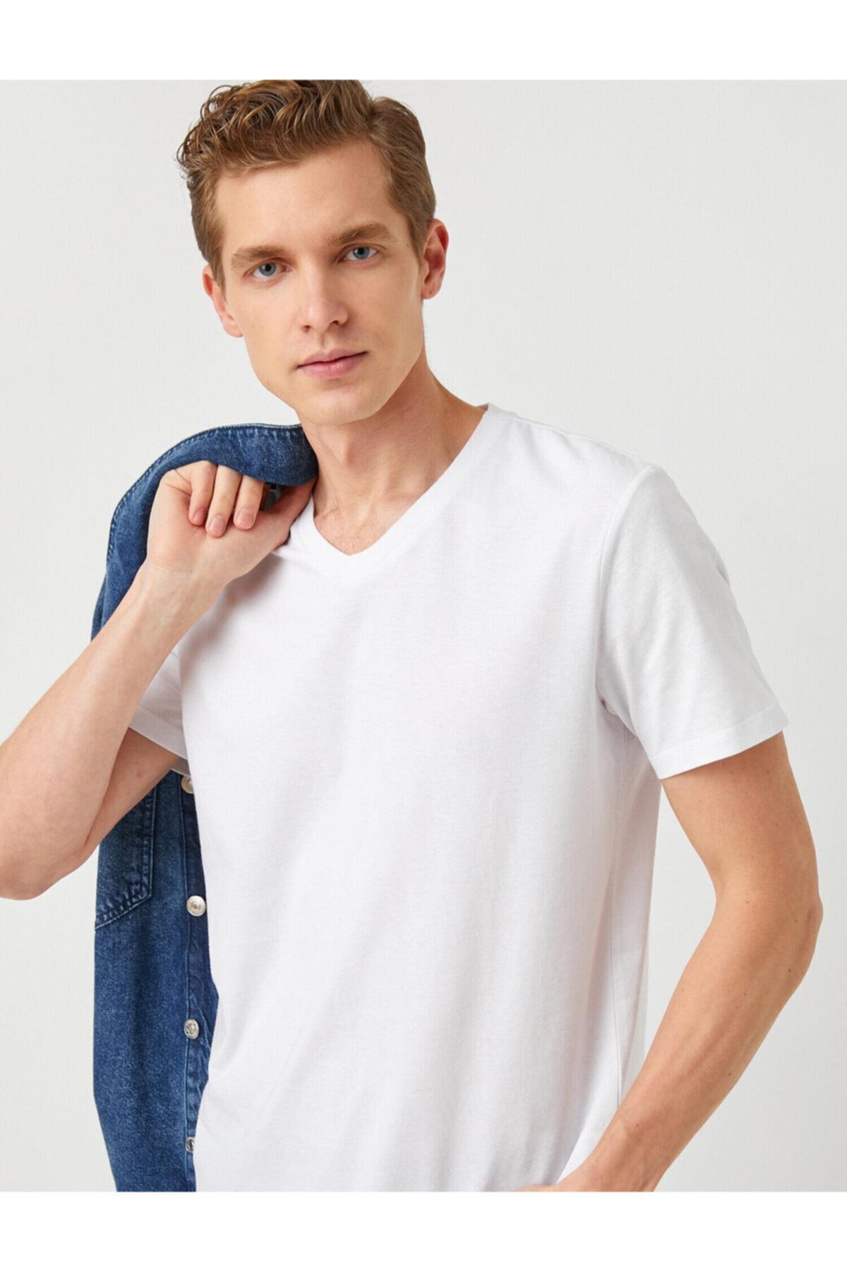 

Футболка - Белая - Приталенная..