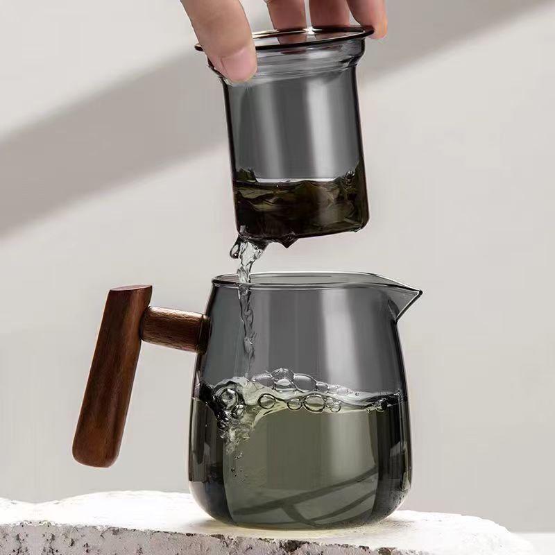 ZISIZ Glass Teapot with Wooden Handle for Tea Separation